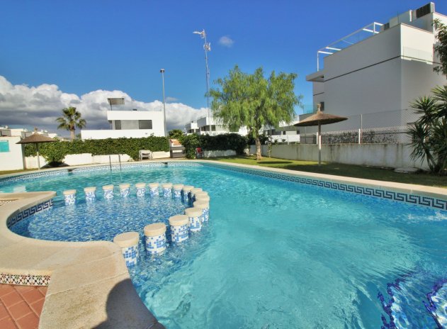 Reventa - Casa adosada - Villamartin - Villamartín