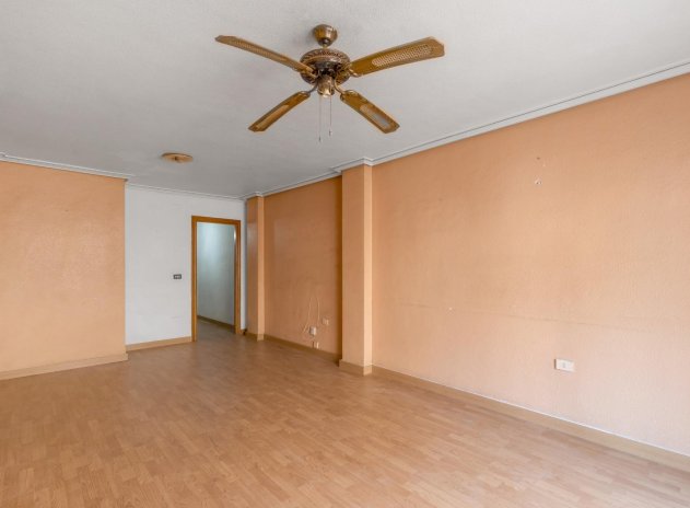 Resale - Apartment / Flat * - Torrevieja * - Habaneras *