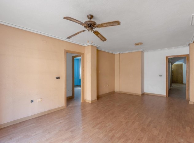 Resale - Apartment / Flat * - Torrevieja * - Habaneras *
