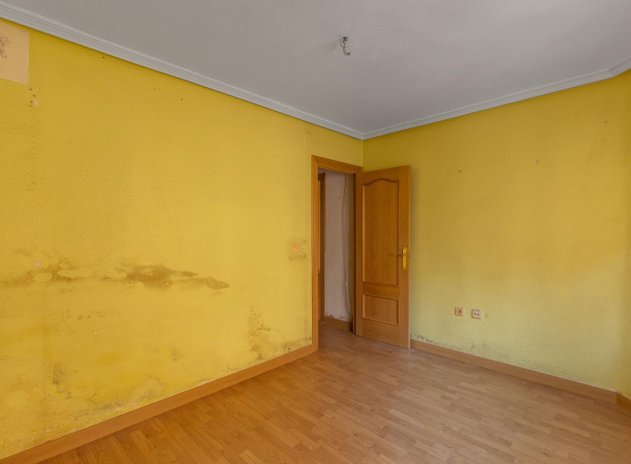 Resale - Apartment / Flat * - Torrevieja * - Habaneras *