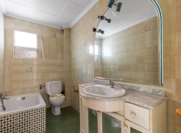 Resale - Apartment / Flat * - Torrevieja * - Habaneras *