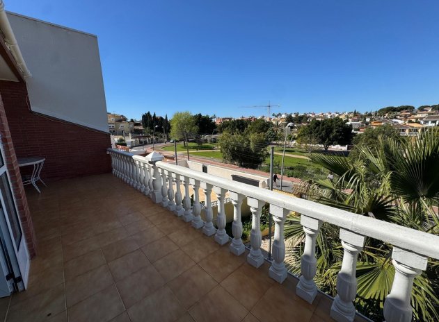 Reventa - Villa - Torrevieja - Los Balcones