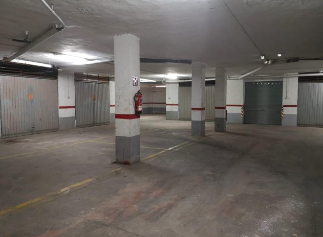 Resale - Parking space / Garage * - Torrevieja * - Playa de los Locos *