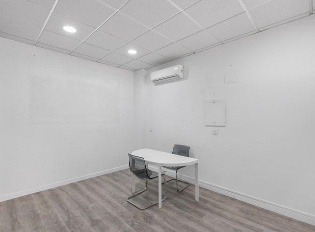 Reventa - Comercial - Torrevieja - La Mata