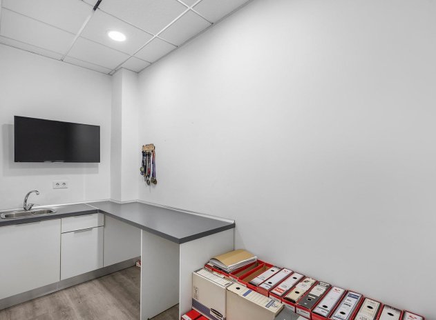 Reventa - Comercial - Torrevieja - La Mata