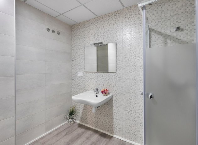 Reventa - Comercial - Torrevieja - La Mata