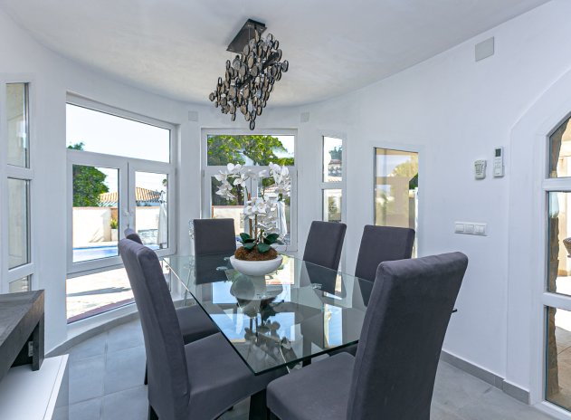 Reventa - Villa - Campoamor - Lomas de Don Juan