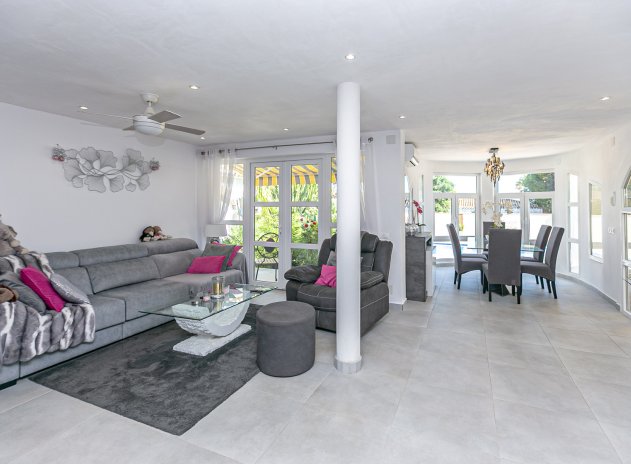 Reventa - Villa - Campoamor - Lomas de Don Juan