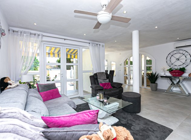 Reventa - Villa - Campoamor - Lomas de Don Juan