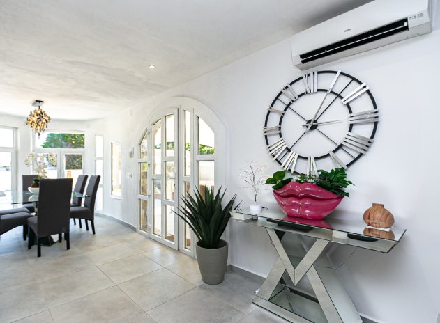 Reventa - Villa - Campoamor - Lomas de Don Juan