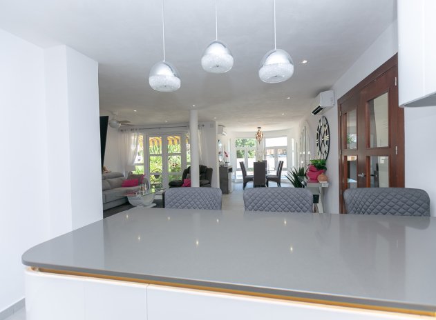 Reventa - Villa - Campoamor - Lomas de Don Juan