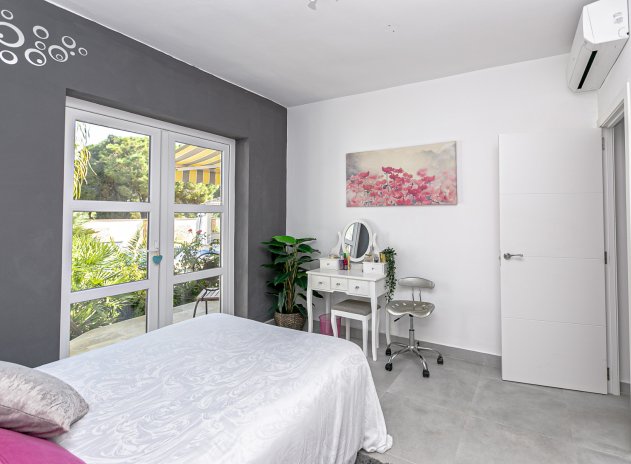 Reventa - Villa - Campoamor - Lomas de Don Juan