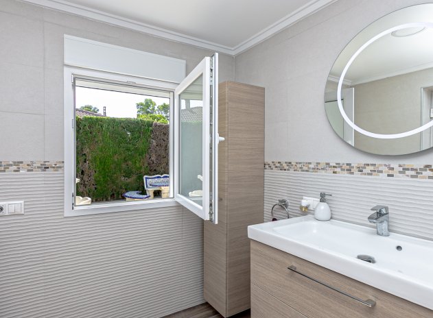 Reventa - Villa - Campoamor - Lomas de Don Juan