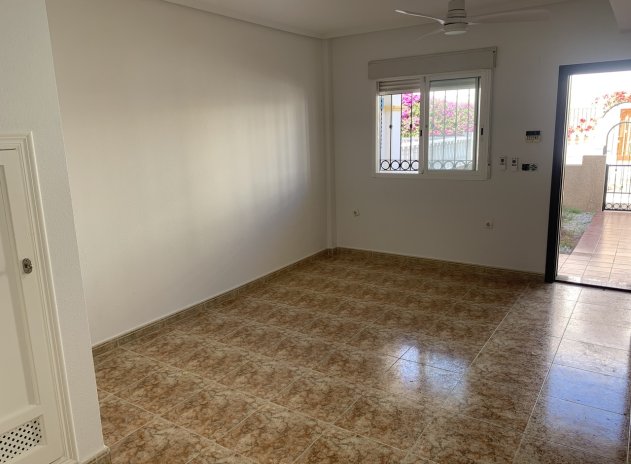 Herverkoop - Rijwoning - Punta Prima