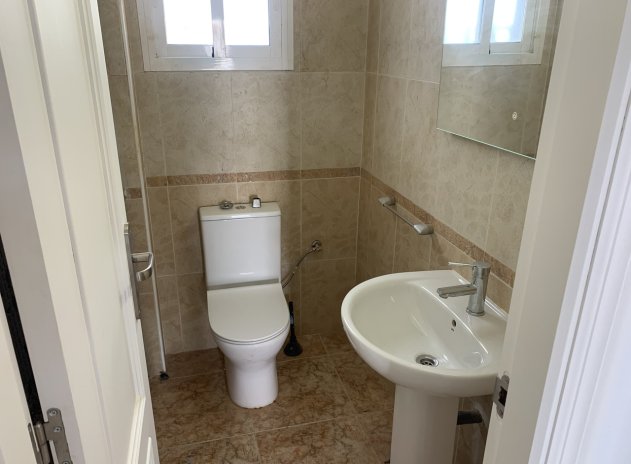 Herverkoop - Rijwoning - Punta Prima