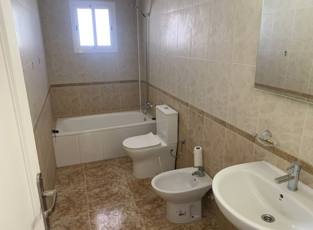 Herverkoop - Rijwoning - Punta Prima