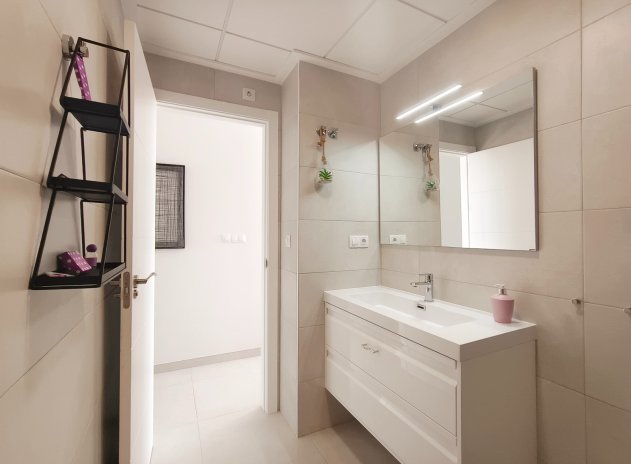 Reventa - Apartamento / Piso - Los Altos - Torrevieja