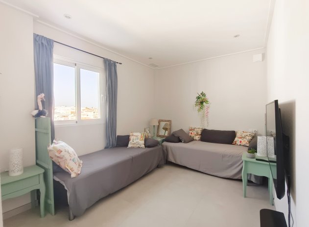 Reventa - Apartamento / Piso - Los Altos - Torrevieja