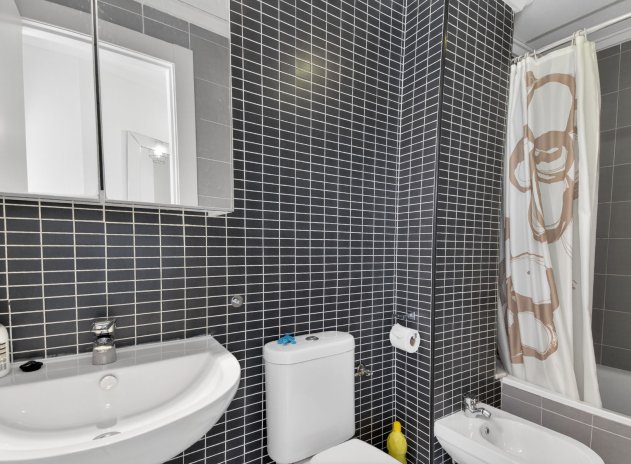 Reventa - Apartamento / Piso - Guardamar del Segura - CENTRO