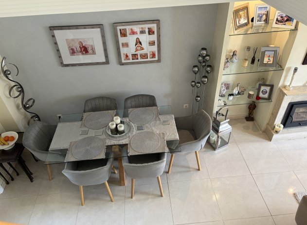 Herverkoop - Rijwoning - Heredades