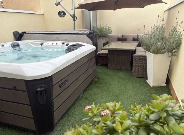 Herverkoop - Rijwoning - Heredades