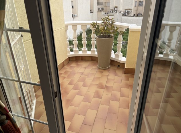 Herverkoop - Rijwoning - Heredades