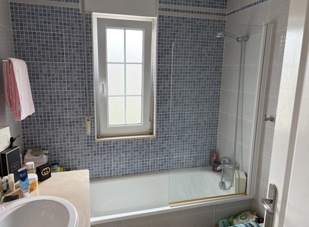 Herverkoop - Rijwoning - Heredades