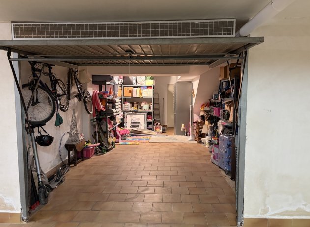 Herverkoop - Rijwoning - Heredades