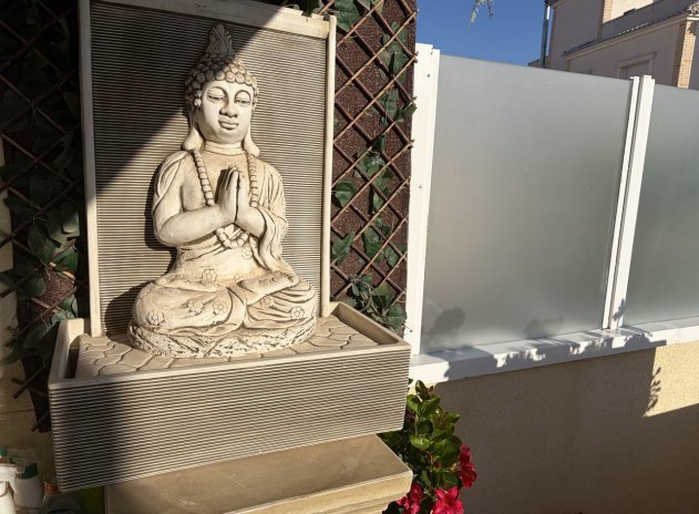 Herverkoop - Rijwoning - Heredades