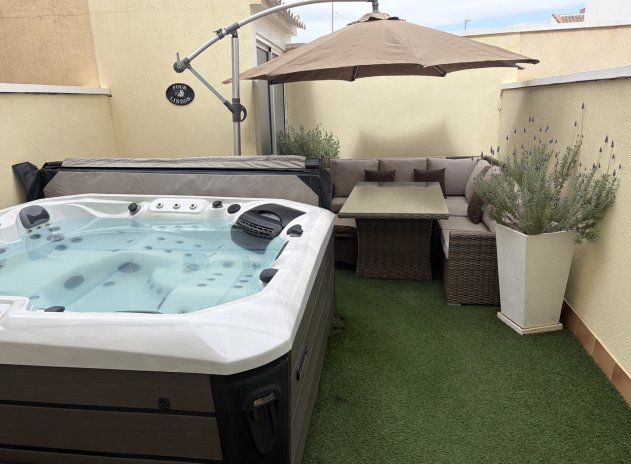 Herverkoop - Rijwoning - Heredades