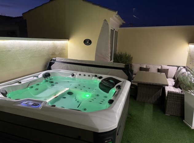 Herverkoop - Rijwoning - Heredades