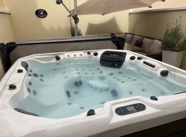 Herverkoop - Rijwoning - Heredades