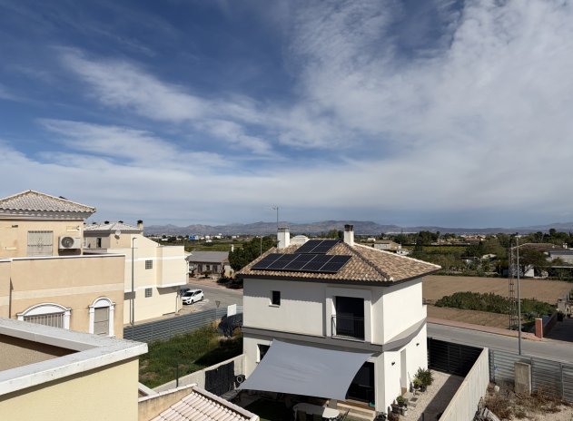 Herverkoop - Rijwoning - Heredades