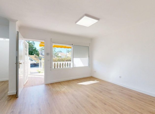 Reventa - Apartamento / Piso - Villamartin - Villamartín