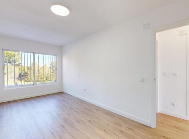 Reventa - Apartamento / Piso - Villamartin - Villamartín