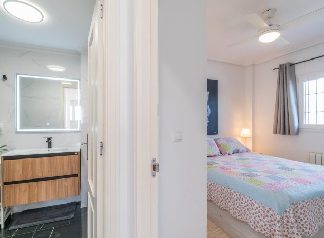 Reventa - Villa - Orihuela Costa - Zeniamar-Horizonte-La Campana