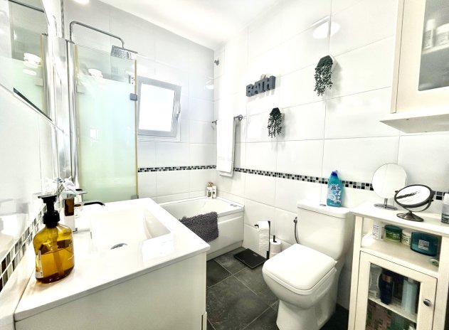 Wiederverkauf - Villa - Villamartin - Villamartín