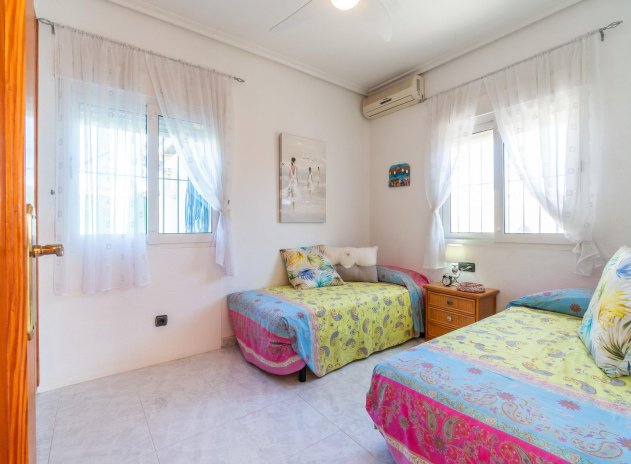 Herverkoop - Villa - Orihuela Costa - La Zenia