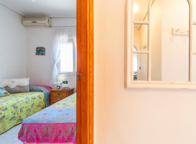 Herverkoop - Villa - Orihuela Costa - La Zenia