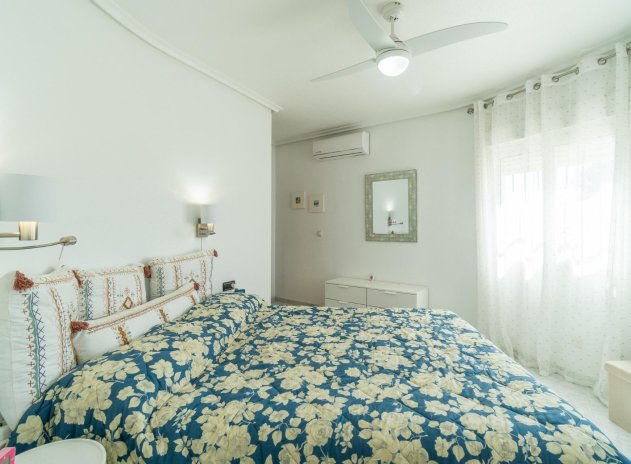 Herverkoop - Villa - Orihuela Costa - La Zenia