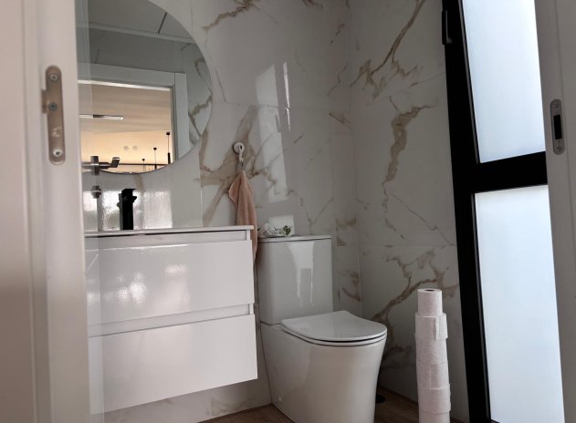 Herverkoop - Rijwoning - Los Montesinos - La Herada