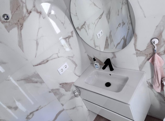 Herverkoop - Rijwoning - Los Montesinos - La Herada