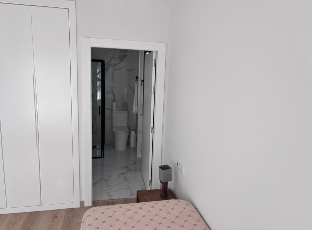 Herverkoop - Rijwoning - Los Montesinos - La Herada