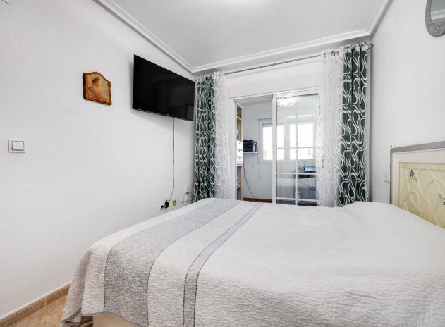 Reventa - Casa adosada - Torrevieja