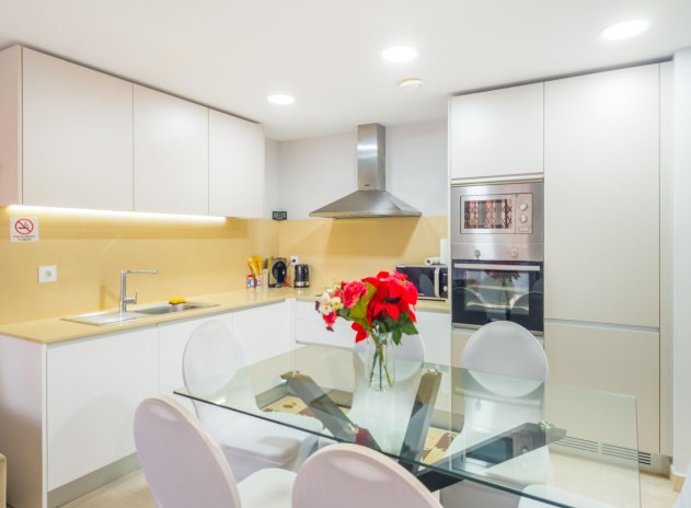 Resale - Apartment / Flat * - Torrevieja *