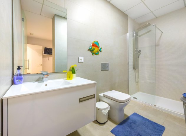 Resale - Apartment / Flat * - Torrevieja *