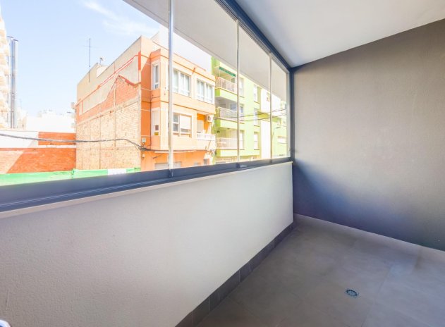 Resale - Apartment / Flat * - Torrevieja *