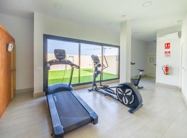 Resale - Apartment / Flat * - Torrevieja *