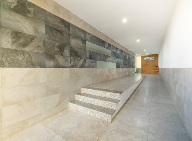 Resale - Apartment / Flat * - Torrevieja *