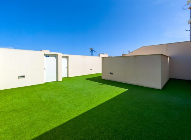 Resale - Apartment / Flat * - Torrevieja *